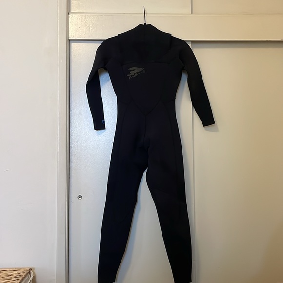 Patagonia R1 Yulex Wetsuit Women’s Size 4 - Picture 3 of 15